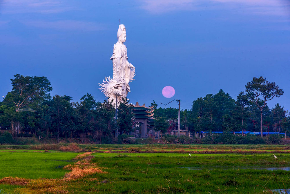 Một góc chùa Gò Kén vào lúc chiều tà